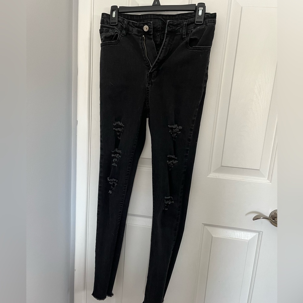 Small ripped skinny jeans